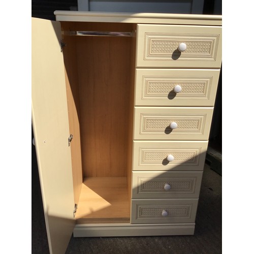 810 - Modern Compactum