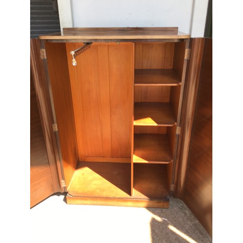 812 - Compactum