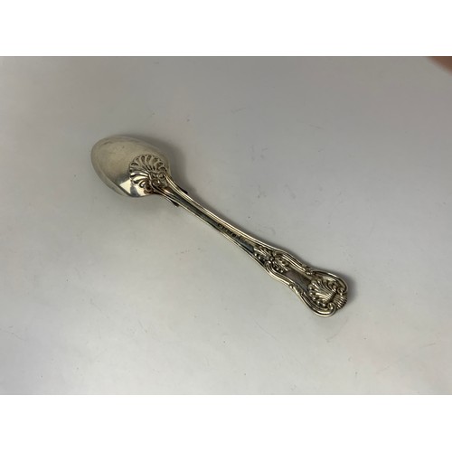 775 - George IV Teaspoons - 35gms - London 1823 William Fountain and William Eton