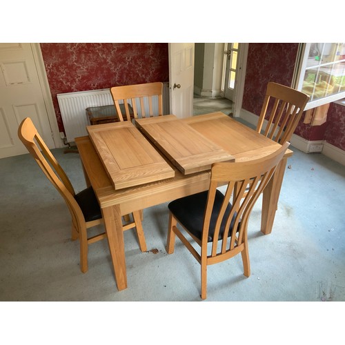 465 - Modern Oak Extending Table and Chairs