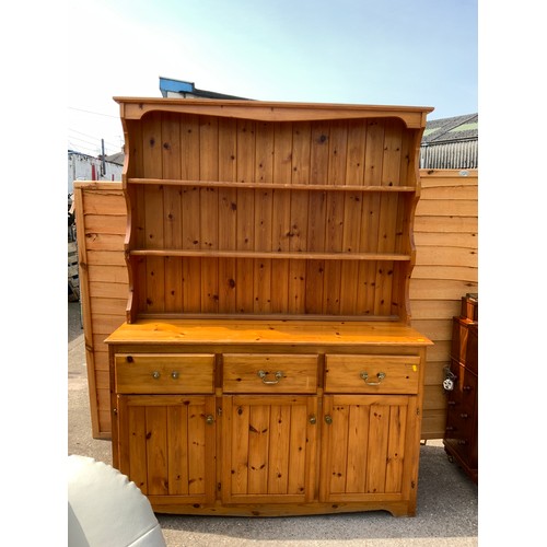 512 - Pine Dresser