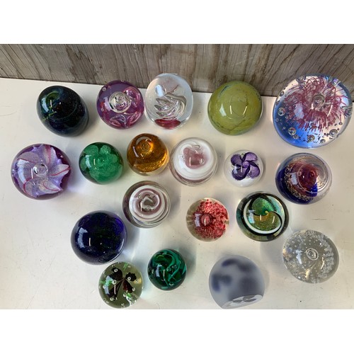 407 - Paperweights