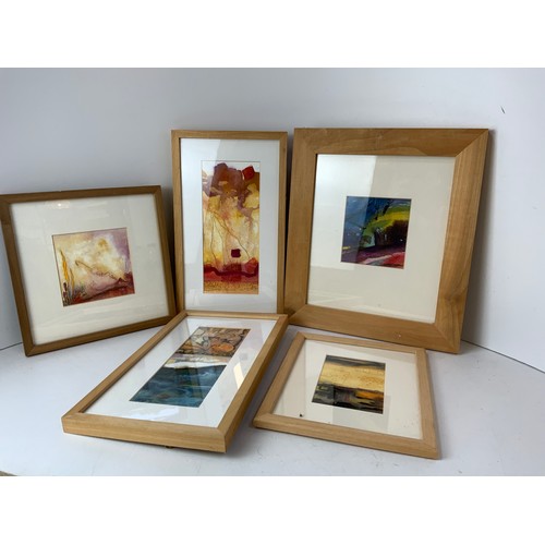 152 - Quantity of Abstract Pictures