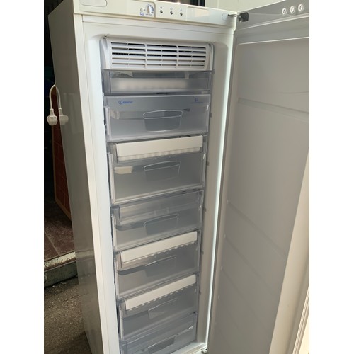 579 - Indesit Freezer