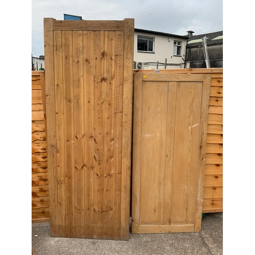 107 - 2x Pine Doors