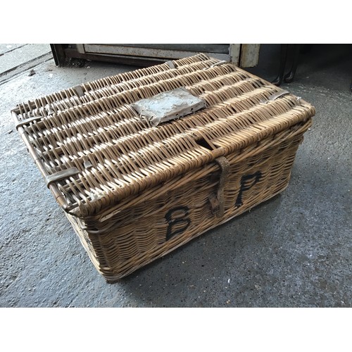 502 - Vintage Hamper