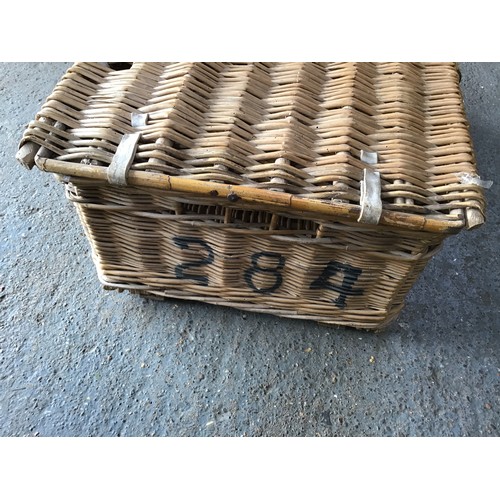 502 - Vintage Hamper