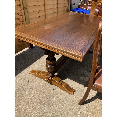 837 - Oak Old Charm Draw Leaf Table and 5x Queen Anne Style Chairs