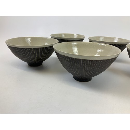 66 - 5x Studio Pottery Bowls and Jug