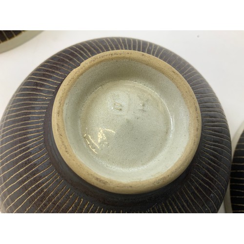66 - 5x Studio Pottery Bowls and Jug