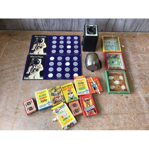 440 - Collectables - Games and Brownie Camera etc