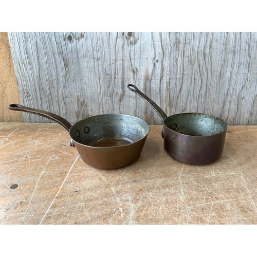 689 - 2x Copper Pans