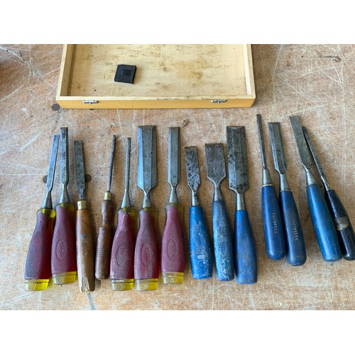 396 - Faithful, Marple and Other Wood Turning Chisels