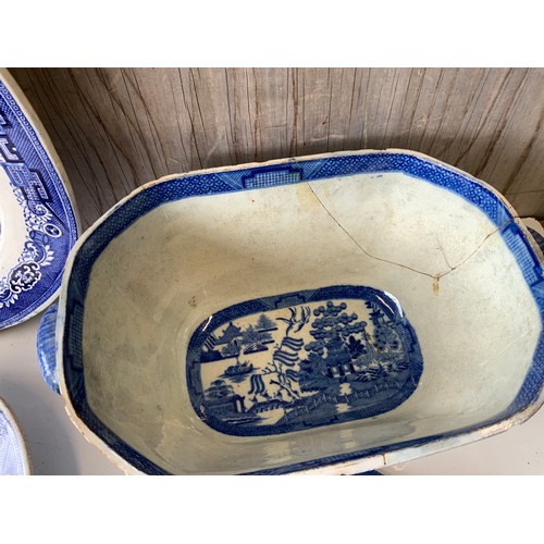 339 - Old Willow Pattern Meat Plates and Tureen