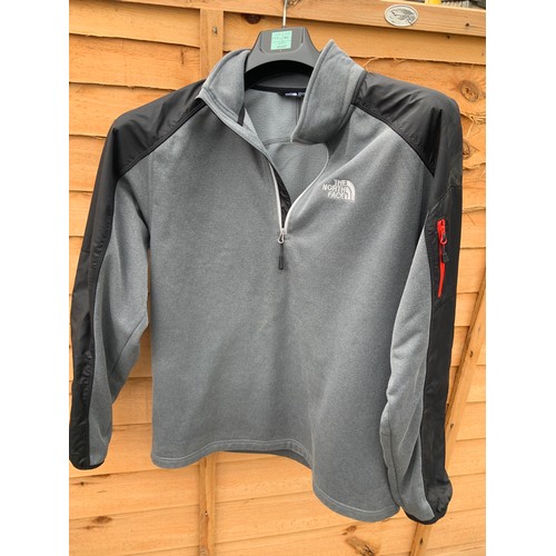 373 - North Face Jumper - Size Large