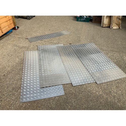 150D - 4x Sheets of Chequer Plate - 150cm x 75cm approximately