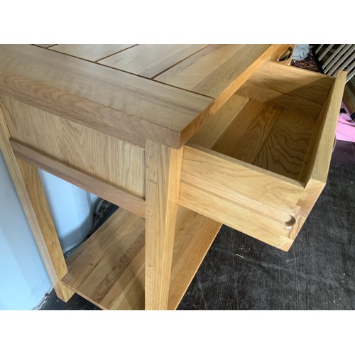 610 - Modern Oak Side Table