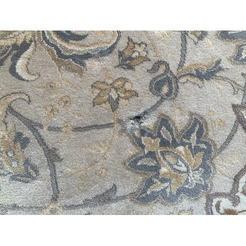 672 - Pattered Rug - 350cm x 250cm