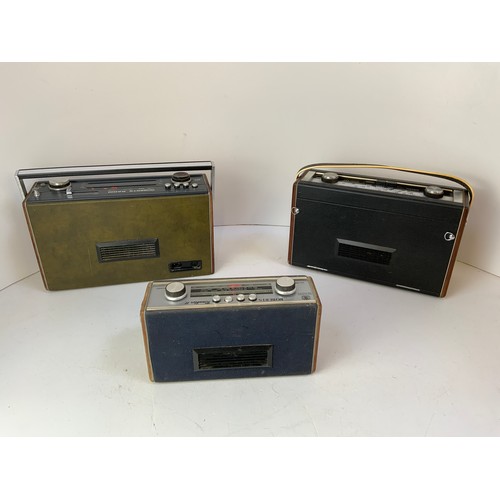 354 - 3x Roberts Radios - R800, R404 and Rambler11