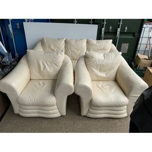 855 - Cream Leather Three Seater Settee and 2x Matching Armchairs