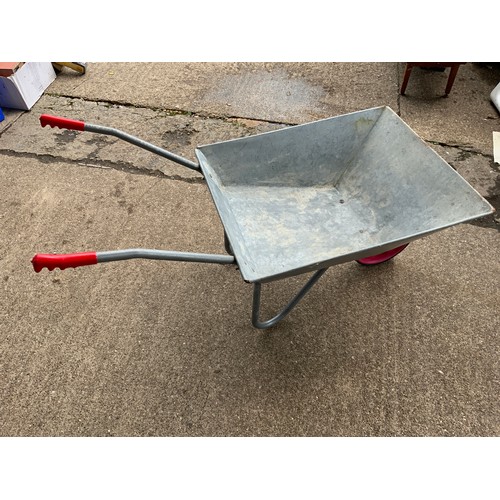 86 - Wheelbarrow