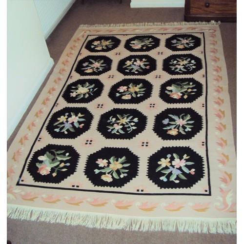 856 - Good Quality Oriental Patterned Rug - 182cm Wide x 244cm Long