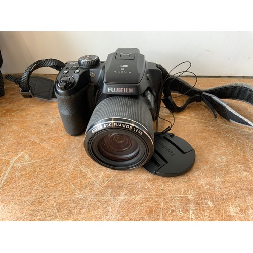 684 - Fujifilm Finepix S9400W