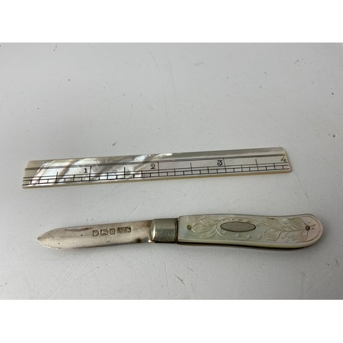 704 - Silver Bladed Mother of Pearl Fruit Knife, Closed - 6 cm Open - 9.5 cm Sheffield 1908 and Mother of ... 