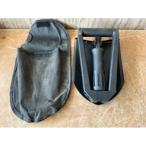 680 - Folding Trench Shovel