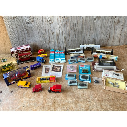 707 - Miniature Model Train Accessories and Model Cars - Some Boxed