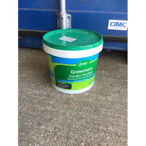 21 - Growmore Garden Fertiliser