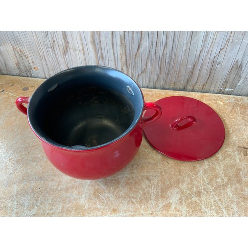 354 - Cast Iron Cooking Pot