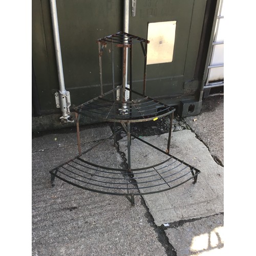 39 - Metal Plant Stand