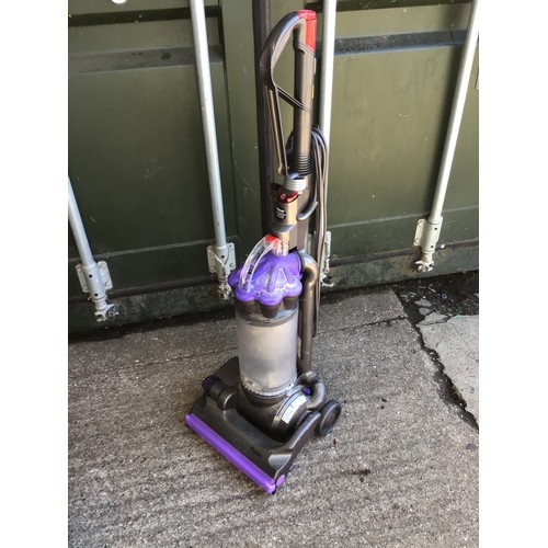 780 - Dyson Upright