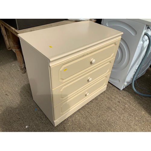 607 - Chest of Drawers