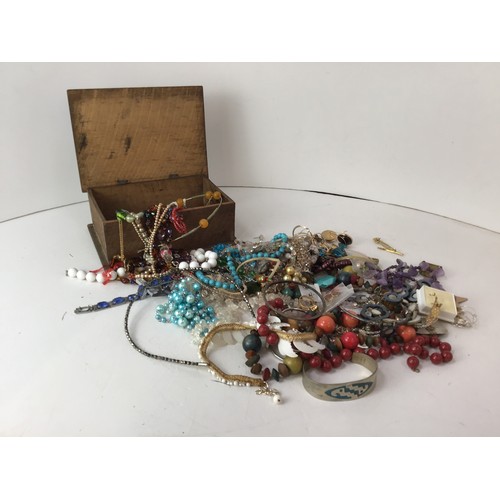 460 - Treen Box and Contents - Costume Jewellery