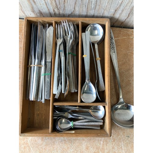 464 - Viners Cutlery