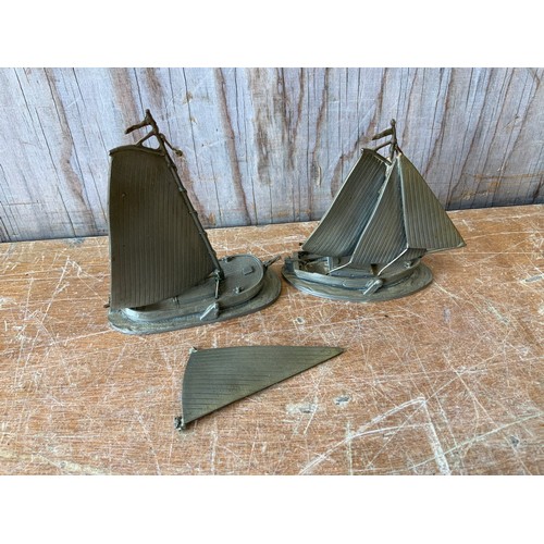 2x Boat Models