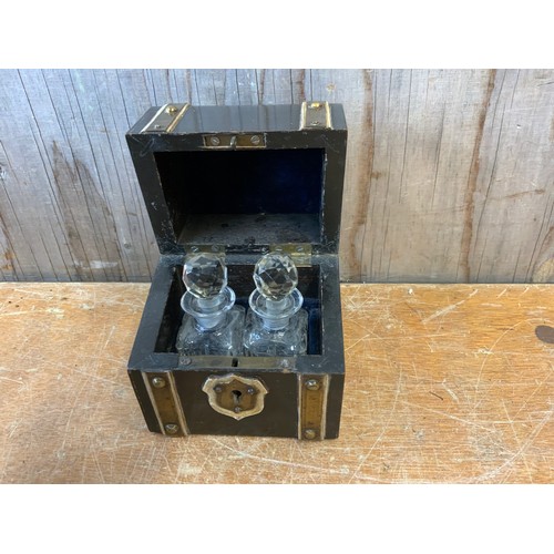 778 - Antique Wood and Brass Box with 2x Small Scent Bottles (10 x 9 x7cm)