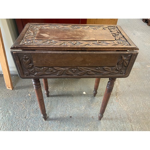 576 - Carved table