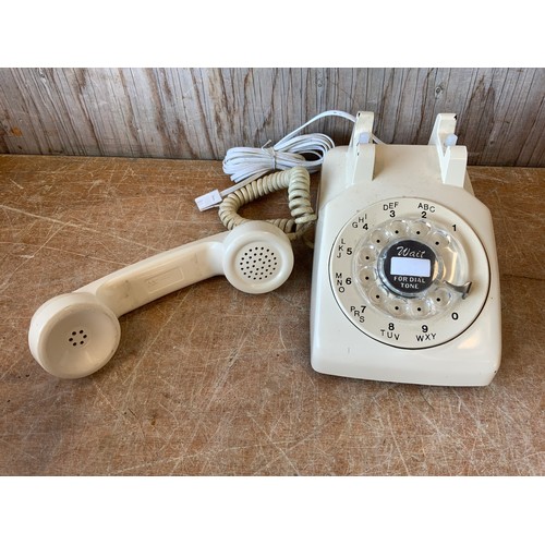 168 - USA 500 Dial Telephone