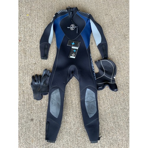 296 - Scubapro Profile 7 Rarely Used 7mm Wetsuit Size L, Fourth Element Gloves, “Waterproof “Hood