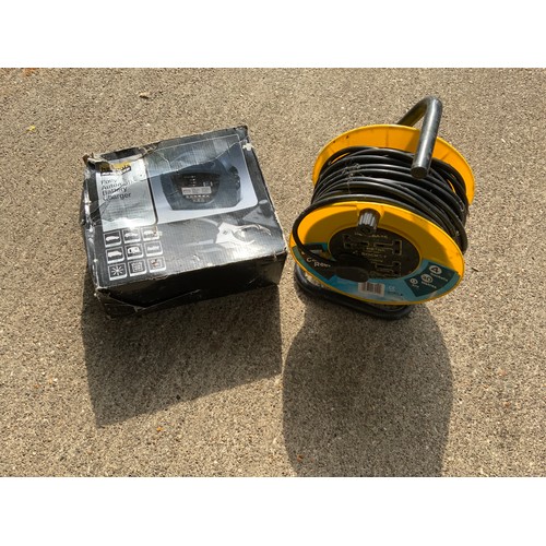 654 - Battery Charger and Extension Reel