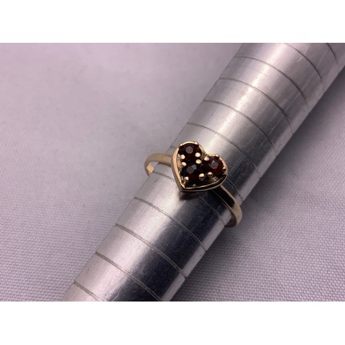 196 - 9ct Gold Heart Ring - Size J - 1gms