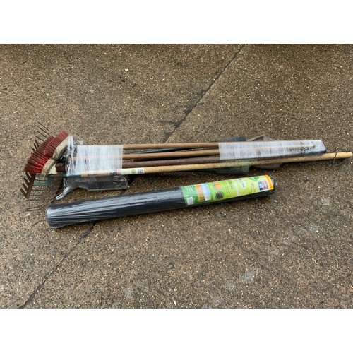 30 - Garden Tools, Brushes and Weed Control Fabric