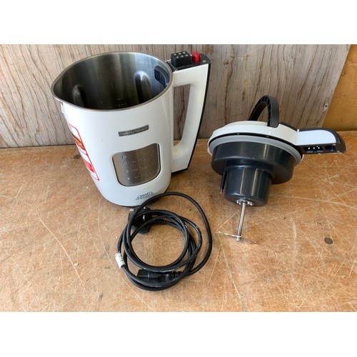 797 - Morphy Richards Soup Maker