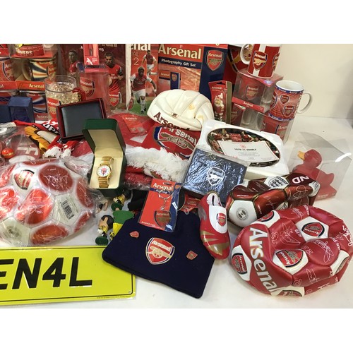 479 - Large Quantity of Arsenal FC Collectables