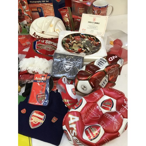 479 - Large Quantity of Arsenal FC Collectables