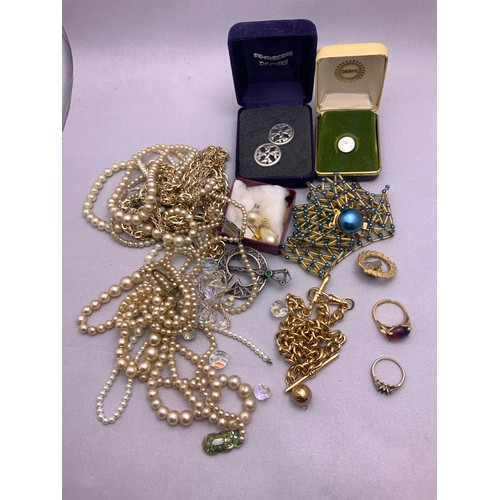 673 - Jewellery to Include Gold