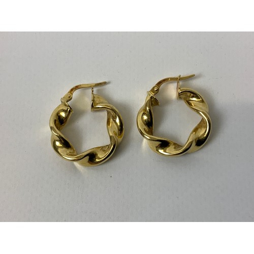 143 - Pair of 18ct Gold Earrings - 4.8gms